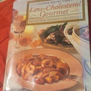 Yvonne Young Tarr's Low-Cholesterol Gourmet Cookbook